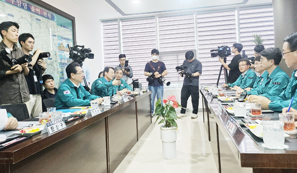 5일, 기후대응댐 관련 환경부장관 주암댐 현장방문 및 지자체장 면담이 있었다.(참석자: 김완섭 환경부장관, 김경록 전남도지사, 정찬균 전남도동부지역본부장, 노관규 순천시장, 강진원 강진군수, 구복규 화순군수, 류형주 수자원공사 부사장)