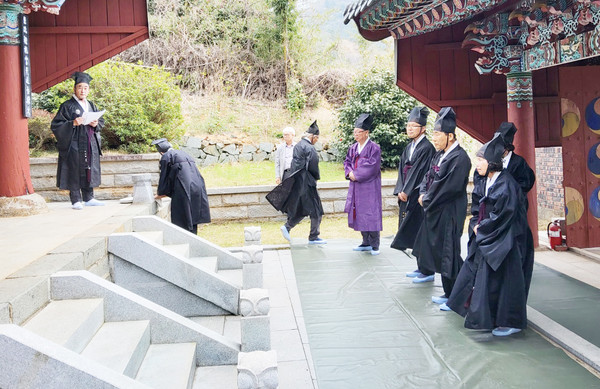 관세위(관수세수)