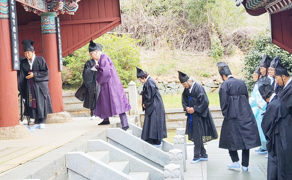 초헌관 정위준소